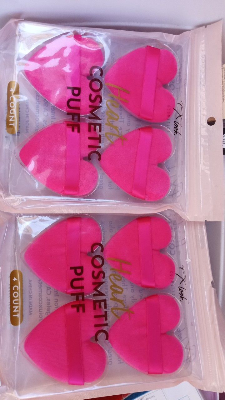 NEW NUEVOS Prolux π 4 piece heart shaped Cosmetic Puffs. 4 piezas