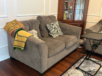 Matching Sleeper Sofa & Loveseat Set – Gray – Excellent Condition