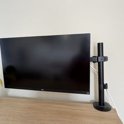 27" 4K UHD UltraFine™ IPS Monitor with VESA DisplayHDR™ 400 with 2 Mounts Shown
