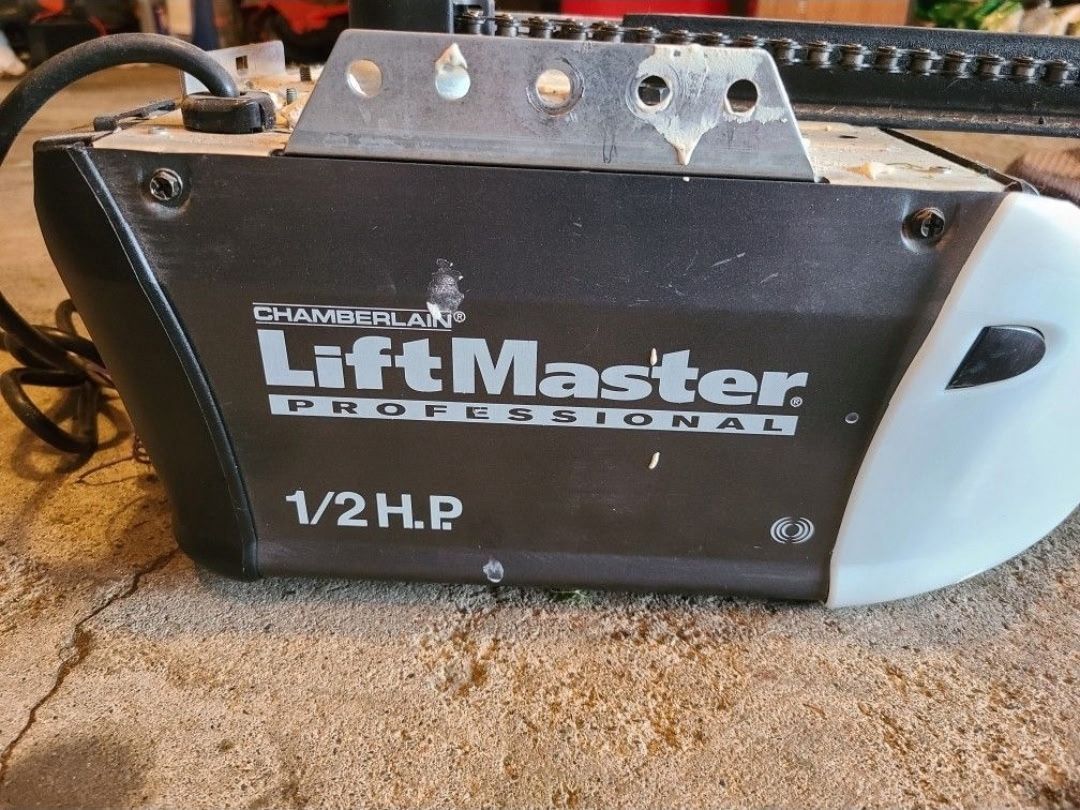 Lift master Single Garage Door Opener