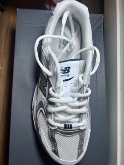 Big kids shoes 5 / Women 6.5