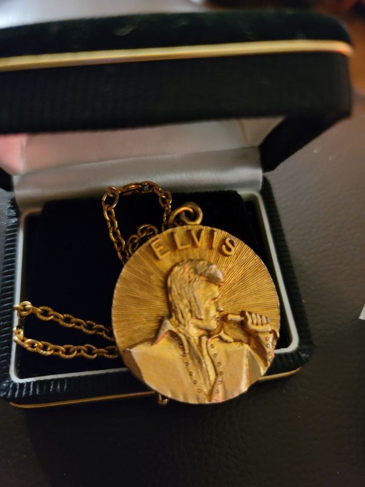 Elivis presley medalla