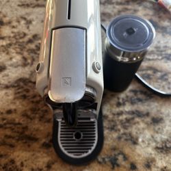  Nespresso D122-US-WH