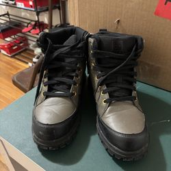 Snow Shoe For Men Size 8.5