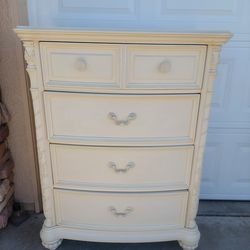 Dresser Broyhill