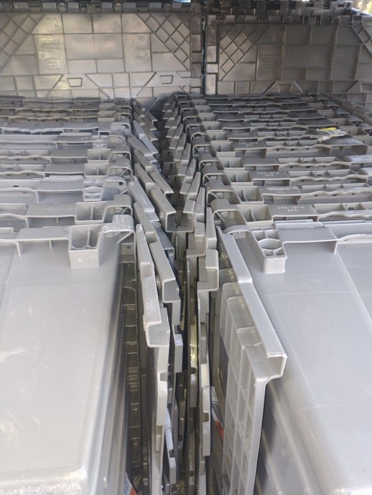 Moving Totes With Hinged Lid Lot (40) 21x15x12