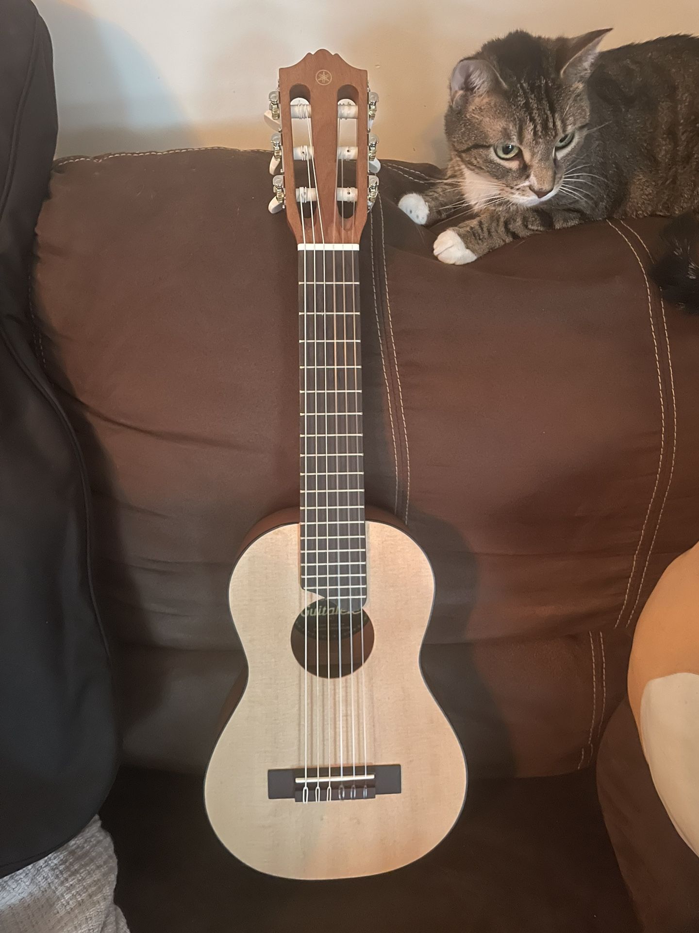 YAMAHA GL1 Guitalele