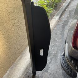 Jeep 2018 Grand Cherokee Expandable Cargo Cover 