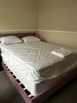Queen Bed Set