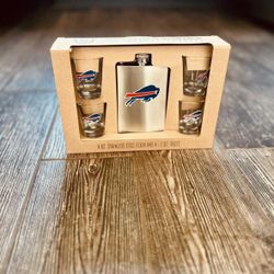 New Buffalo Bills Flask Shot Glass Set