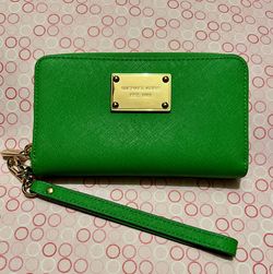 Michael Kors Jet Set Zip Phone Case Wallet