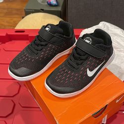 Nike Free Rn 2018 (PSV) Size 11c