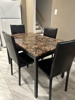 Dining table set