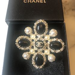 Vintage Channel Brooch, Pin. 