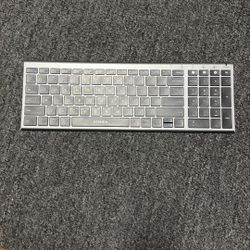 BRAND NEW BLUETOOTH KEYBOARD