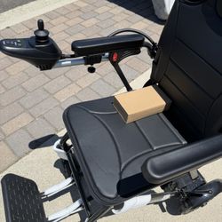 Lightweight Foldable Electric Wheelchair 