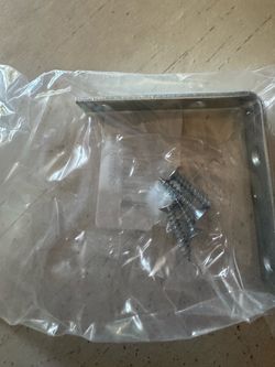 NEW L Brackets/ Corner Braces Sealed With  Screws Contractor Lot Approx 250