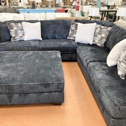 New Ashley Sectional 🔥🔥 IN STOCK 
