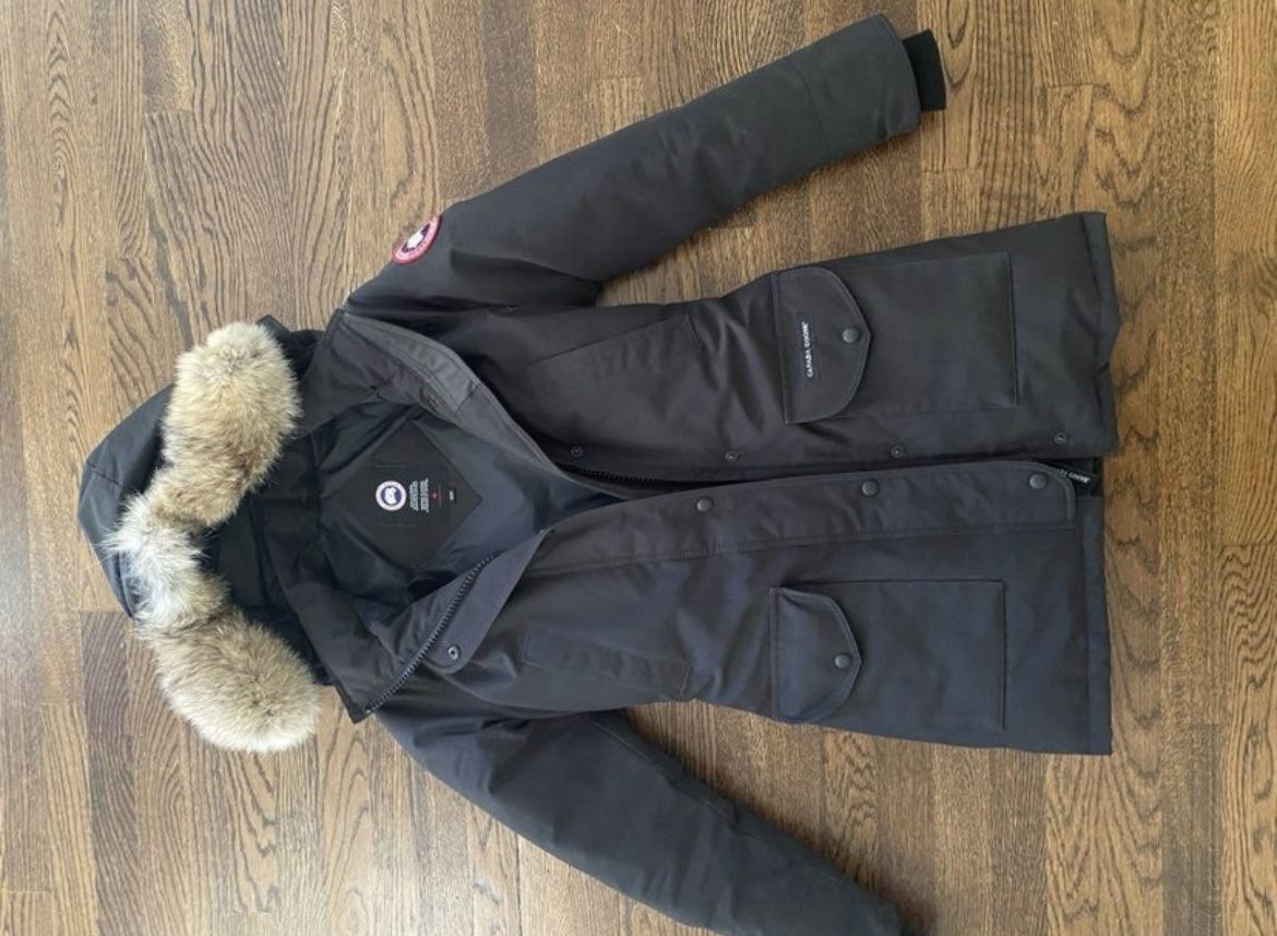 Canada Goose Women's Trillium Parka medium