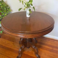 Antique Victorian solid wood parlor pedestal table 100+ years old