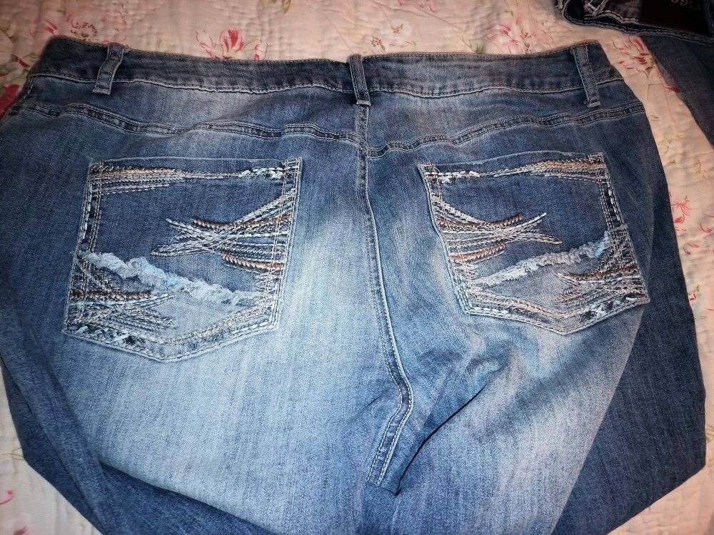 $15 Pllus Size Capris