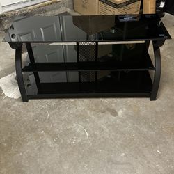 Mueble de metal para tele vidrio