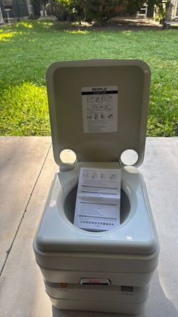 SEAFLO 5.28 Gallons Portable Toilet