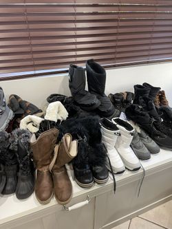 ADULTS SNW. BOOTS. 20$