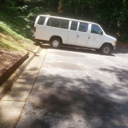 2003 Ford Econoline E350  15 Passenger Van