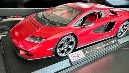 Maisto 1:18 scale Lambo Countach Diecast