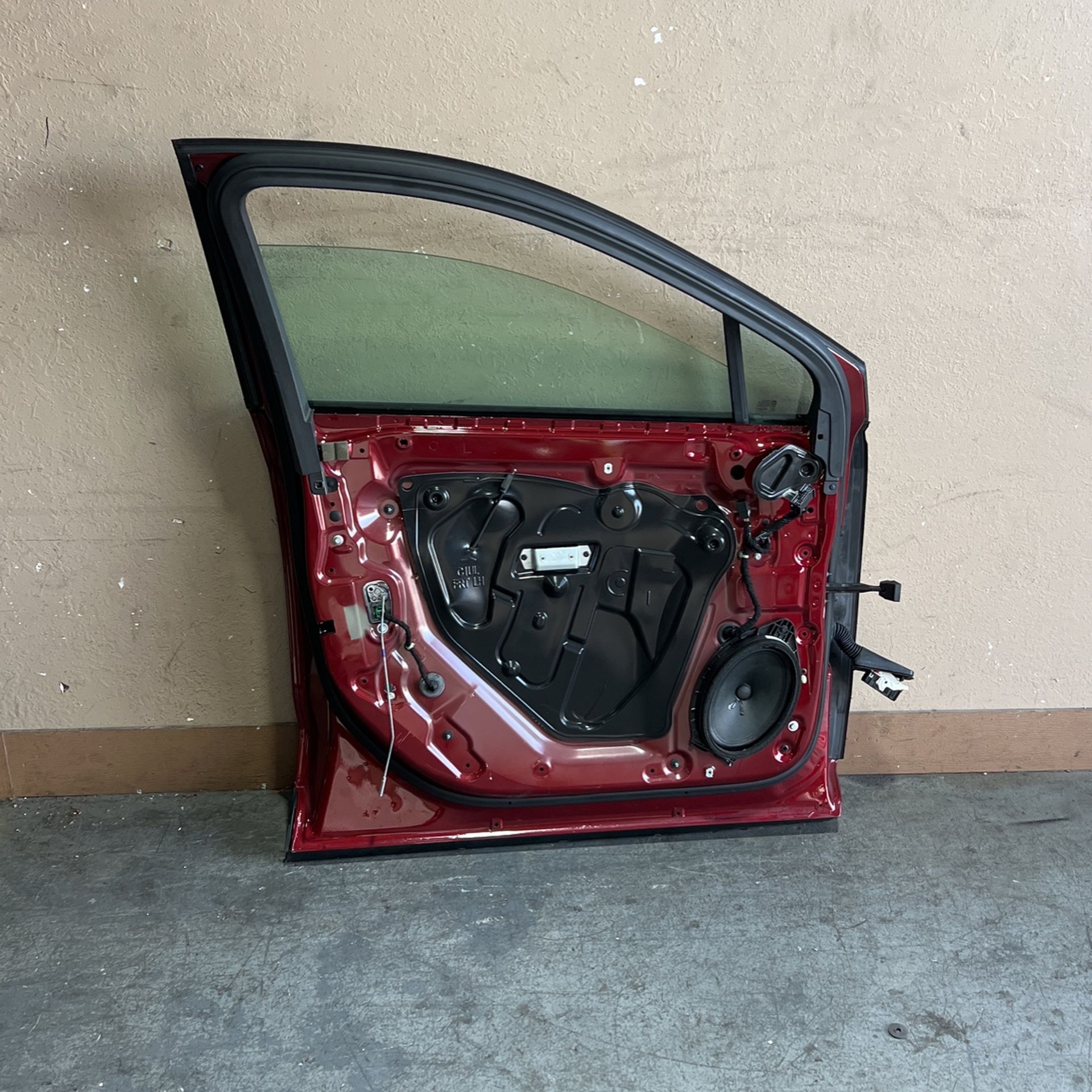 17-23 Cadillac Xt5 Left Front Door Puerta Izquierda Delantera De
