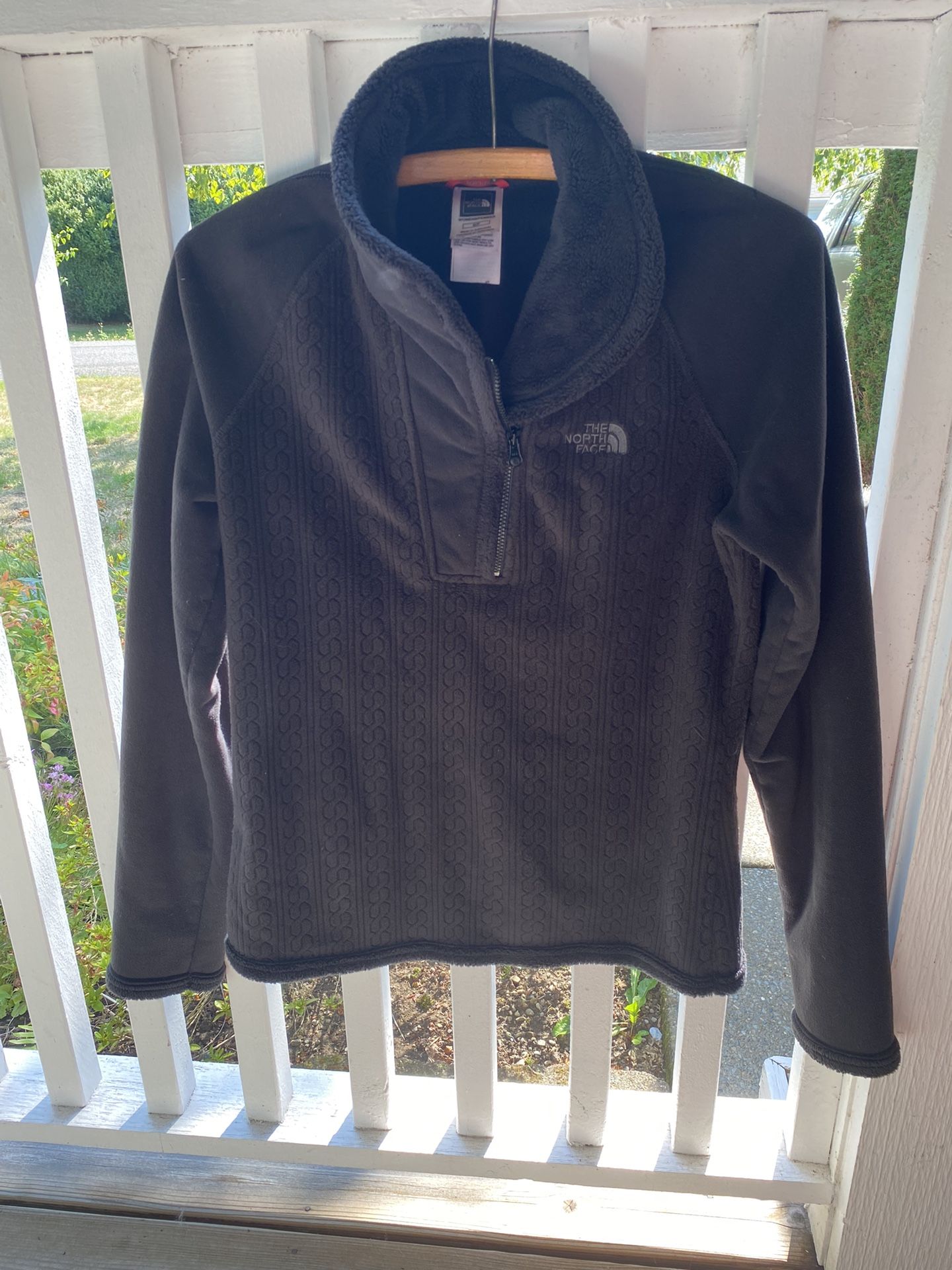 The North Face Women’s Size S Black 1/4 Zip Sweater Pullover Top Shirt  - Thick and Warm! 