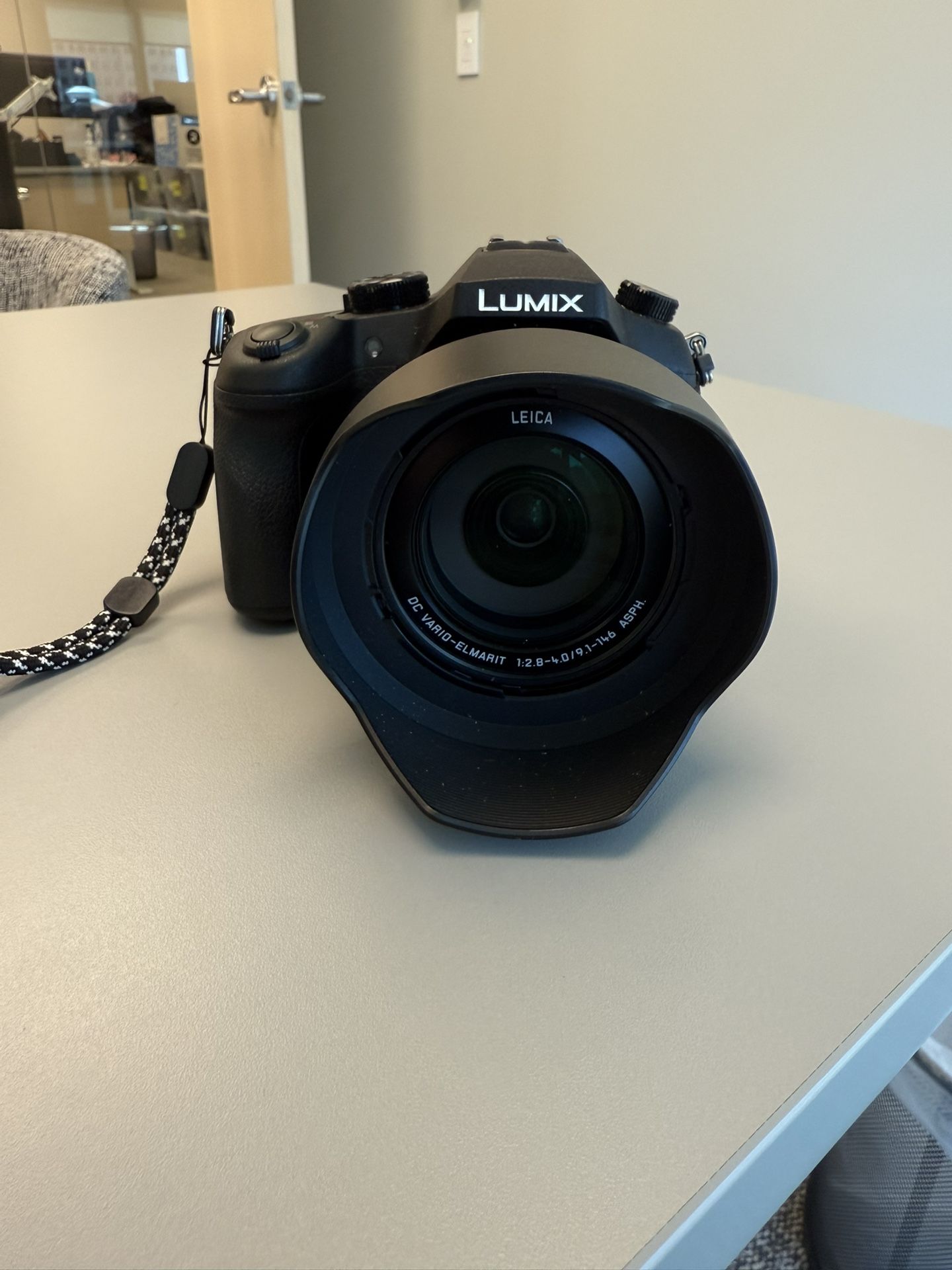 Panasonic LUMIX DNC-FZ1000