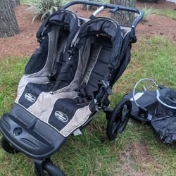 Deluxe Summit Pro Jogger Twin Stroller, Very Easy To Push While Walking Or Running . Excellent Condition