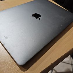 Macbook Pro 2018 - For Parts