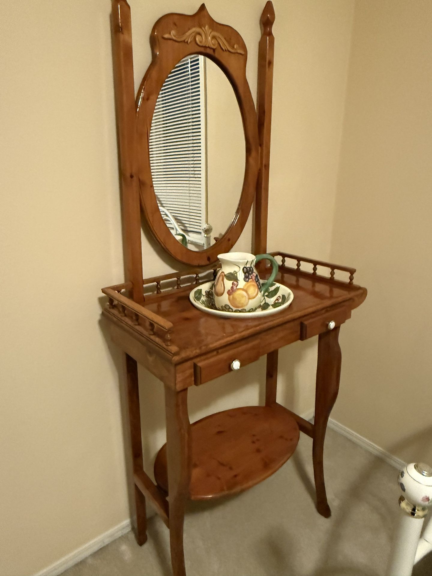 Wash Stand With Mirror