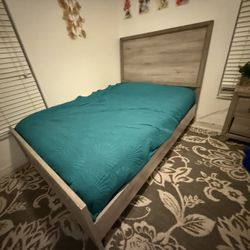 Gray Wood Bed Frame(Full)