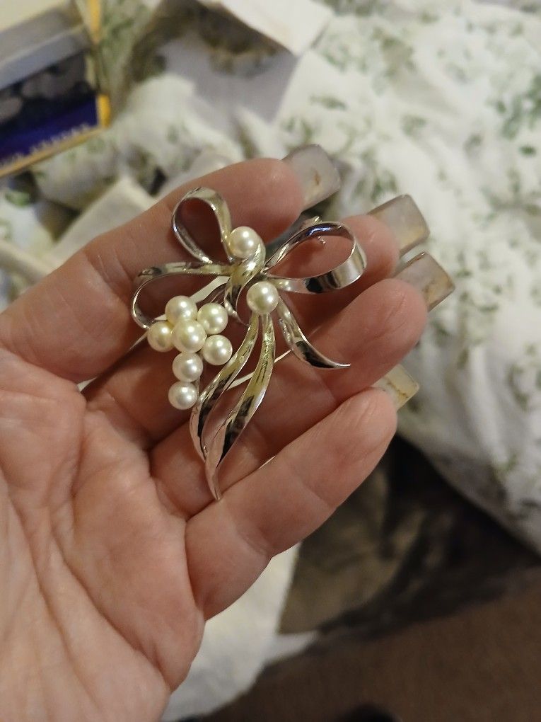 Akoya Pearl Brooch