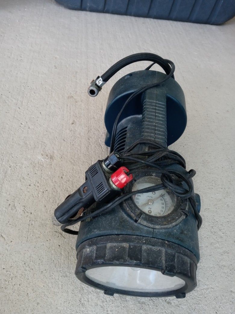Portable Air Compressor / Flashlight