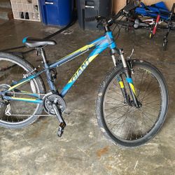 Boy’s Bike Giant Brand 
