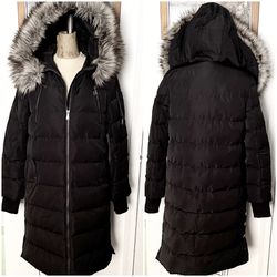 Women’s BCBGeneration Faux-Fur Hooded Puffer Coat. Size S. Color black. 100% waterproof beautiful coat. Only worn once excellent condition like new. 