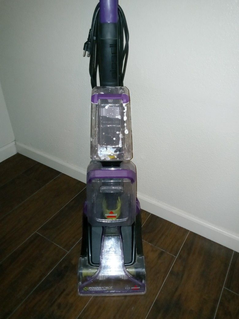 BISSELL PowerForce™ PowerBrush Pet Advanced Carpet Cleaner
