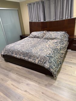 King Bedroom Set with Nightstands