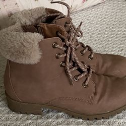 Tan-soft Pink Boots With Fue 
