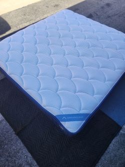King Mattress DreamCloud Premier Hybrid