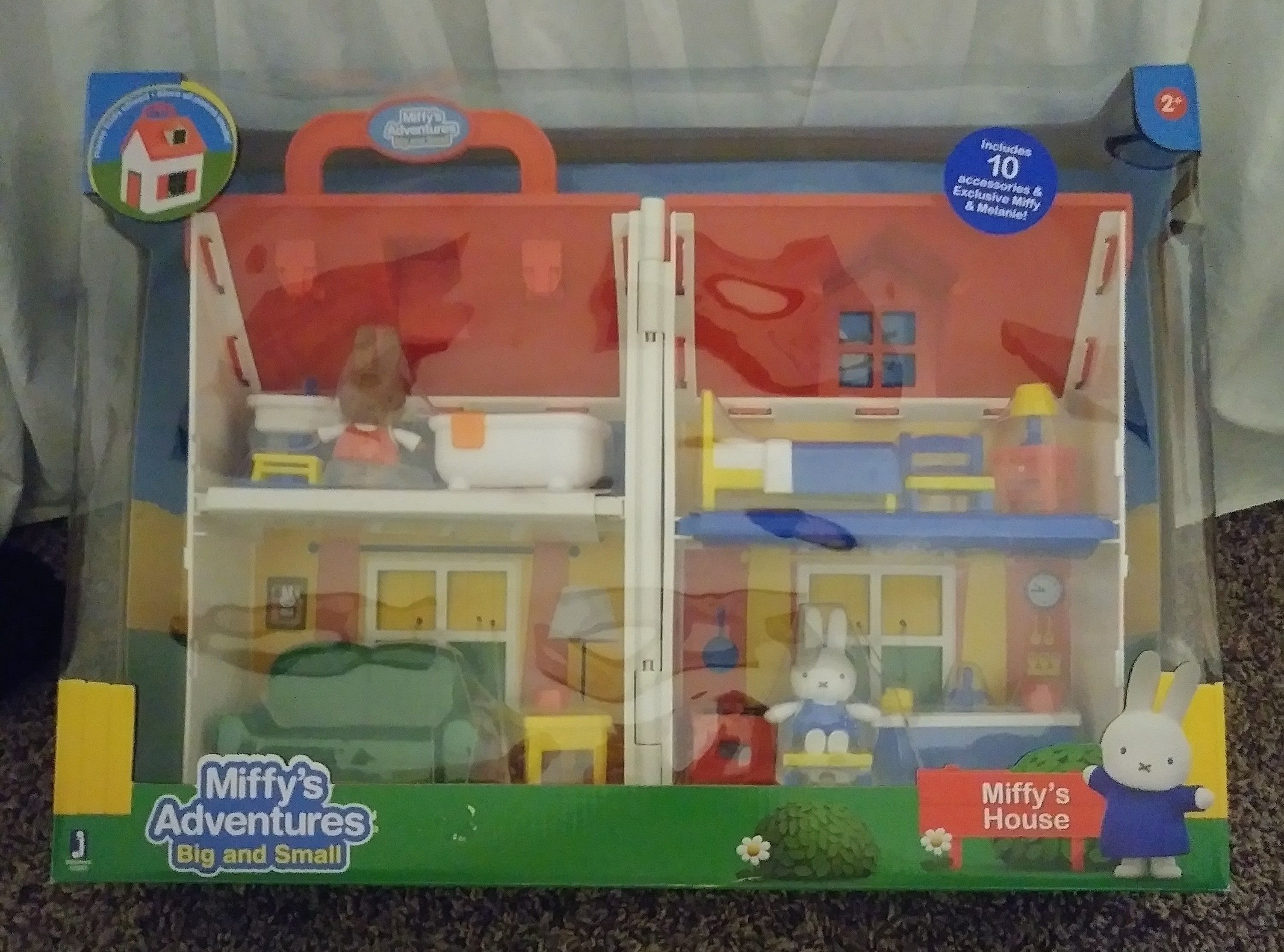 Miffy Play house. & car