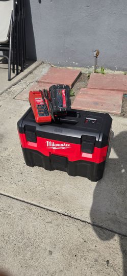 Milwaukee Cordless Vacuum