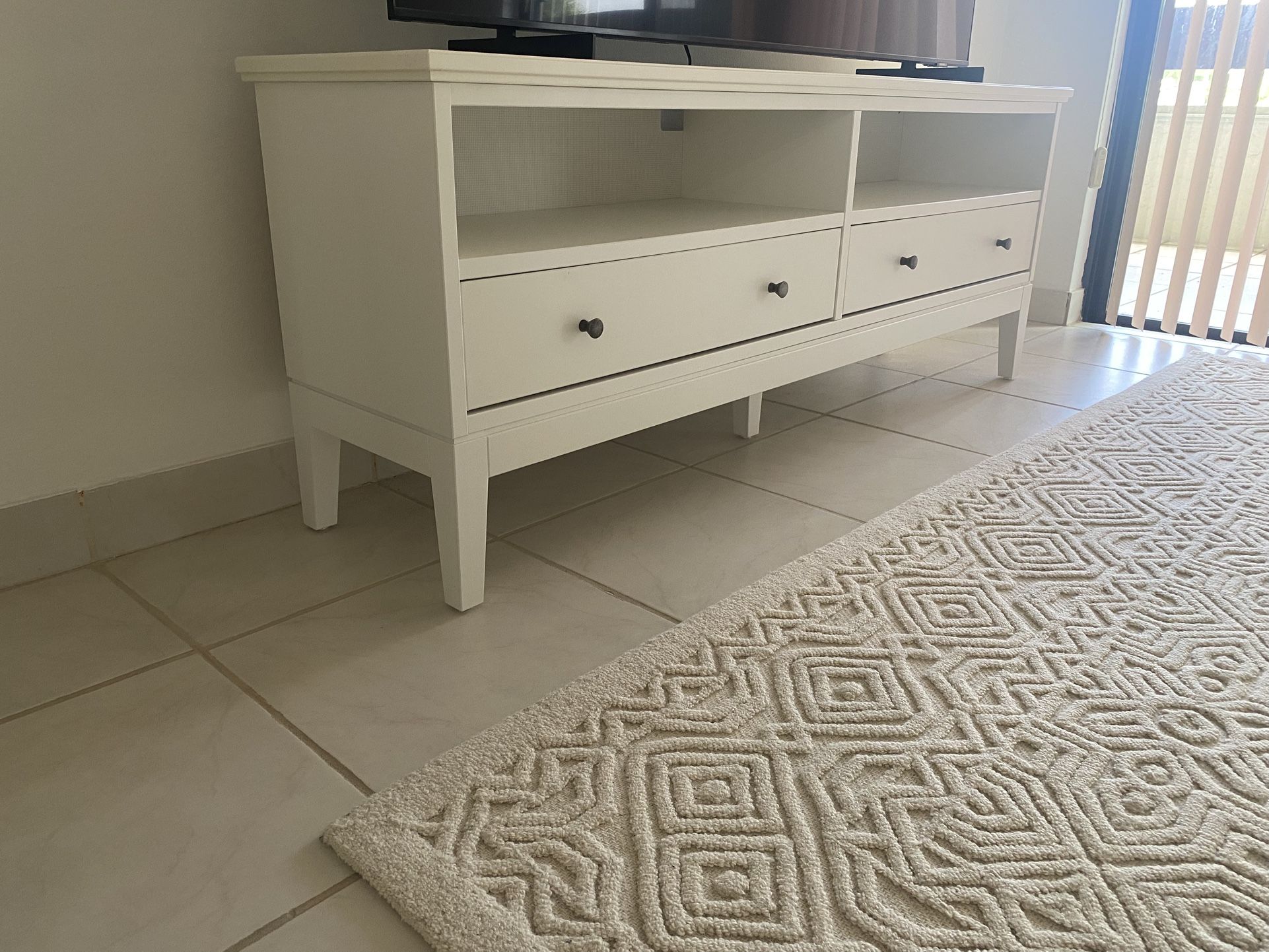 White TV Stand with Storage Drawers – Great Condition