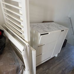 Various Items: Babyletto Chest, Graco Pack & play, Uppabody Basinett