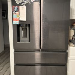 Samsung 4 Door French Door Ice & Water Machine 